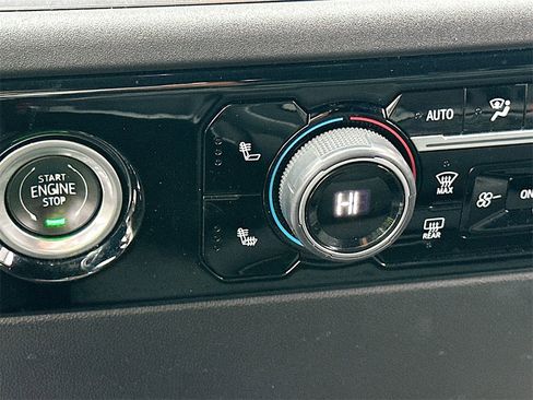 Used 2023 Chevrolet Silverado 1500 LT image 20