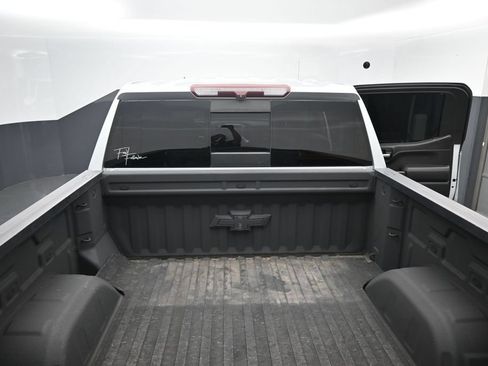 Used 2021 Chevrolet Silverado 1500 LT Trail Boss w/ Convenience Package II AWD/4WD image 8