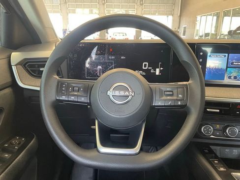 Certified 2025 Nissan Kicks SV image 13