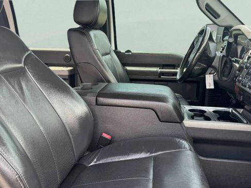 Used 2015 Ford F250 Lariat image 23