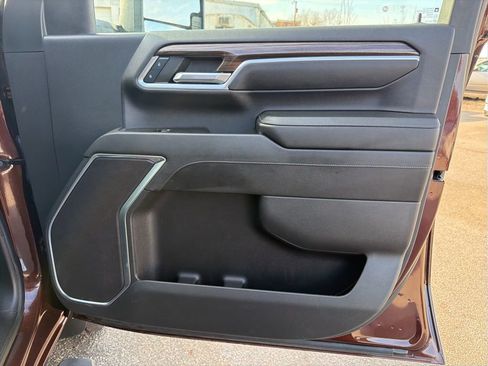 Used 2024 Chevrolet Silverado 2500 LT image 29