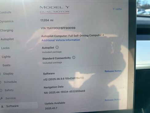 Used 2023 Tesla Model Y Long Range image 24