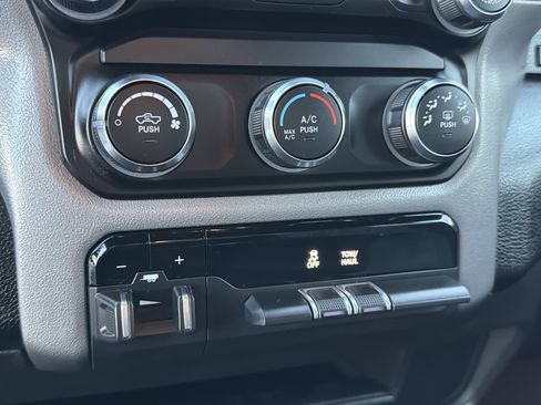 Used 2024 RAM 2500 Big Horn w/ Bed Utility Group image 31