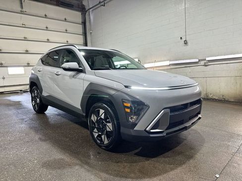 Used 2025 Hyundai Kona SEL image 11