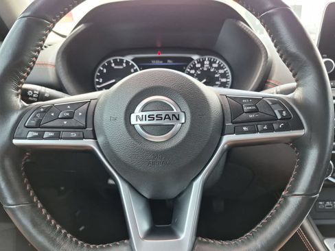Used 2022 Nissan Sentra SR w/ SR Premium Package FWD image 21
