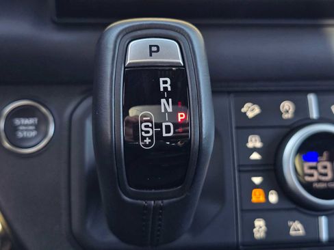 Used 2024 Land Rover Defender 90 V8 image 32