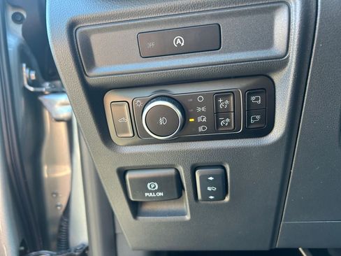 Used 2025 Ford F150 Lariat AWD/4WD image 19