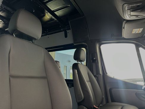 Used 2024 Mercedes-Benz Sprinter 144 Cargo image 18