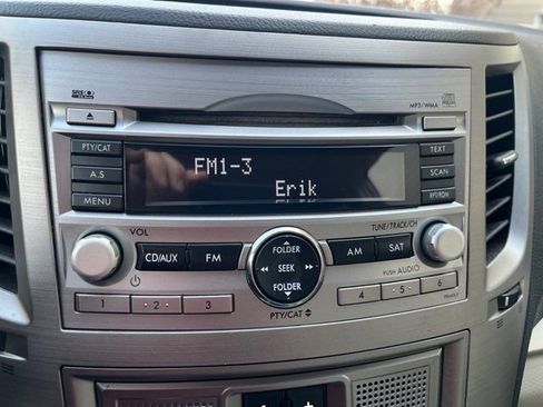 Used 2011 Subaru Outback 2.5i Premium image 14