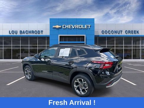 Used 2024 Chevrolet Trax LT FWD image 6