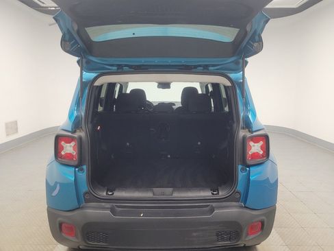 Used 2022 Jeep Renegade Latitude w/ Convenience Group AWD/4WD image 29