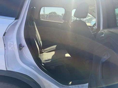 Used 2016 Ford Escape SE AWD/4WD image 13