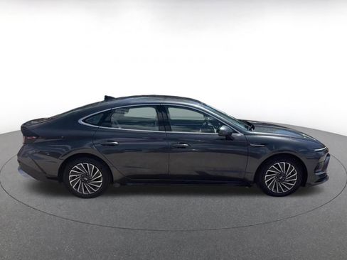 Used 2025 Hyundai Sonata SEL FWD image 16