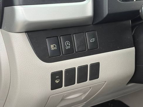 Used 2019 Toyota Highlander XLE FWD image 8
