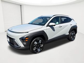 Used 2025 Hyundai Kona SEL AWD/4WD video 1