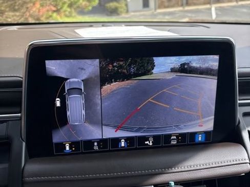 Used 2021 Chevrolet Tahoe LT w/ LT Signature Package image 17