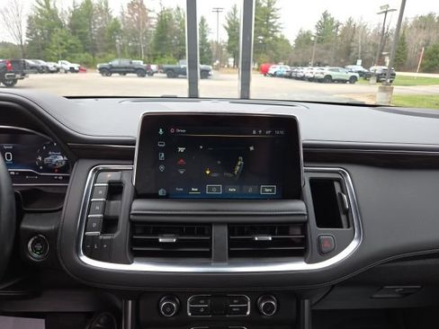 Used 2023 Chevrolet Suburban LT w/ Luxury Package image 57