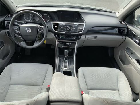 Used 2017 Honda Accord LX image 17
