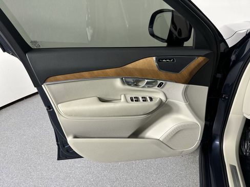 Used 2021 Volvo XC90 T8 Inscription Expression w/ Protection Package Premier image 21