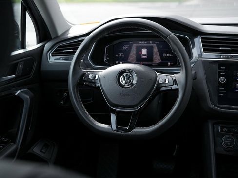 Used 2021 Volkswagen Tiguan SEL image 24