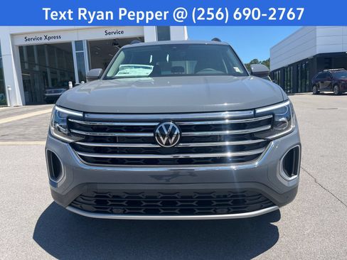 New 2026 Volkswagen Atlas SE FWD image 2