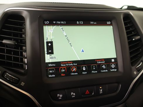 Used 2023 Jeep Cherokee Altitude Lux AWD/4WD image 7