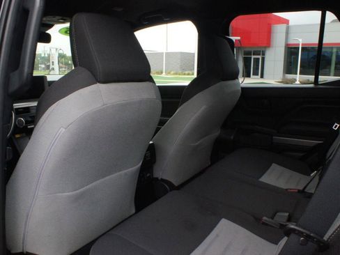 Used 2025 Toyota 4Runner TRD Off-Road AWD/4WD image 15