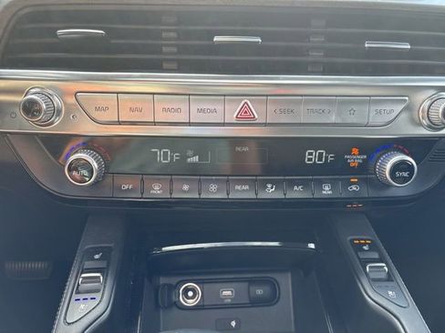 Used 2022 Kia Telluride EX w/ EX Premium Package FWD image 16