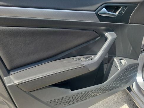 Used 2023 Volkswagen Jetta SE image 16