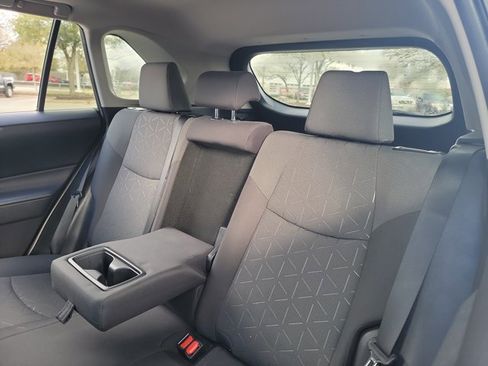 Used 2020 Toyota RAV4 XLE w/ Convenience Package image 10