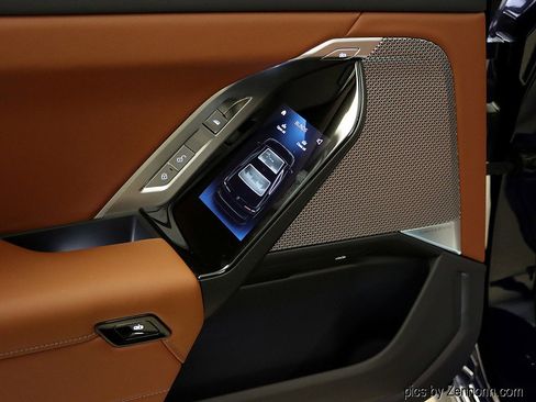 New 2026 BMW 750e xDrive image 15