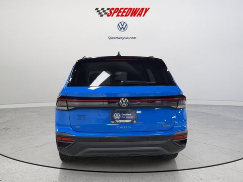Used 2025 Volkswagen Taos SE AWD/4WD image 7