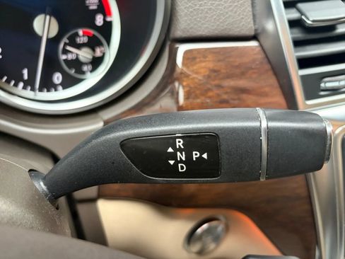 Used 2014 Mercedes-Benz GL 450 4MATIC image 29