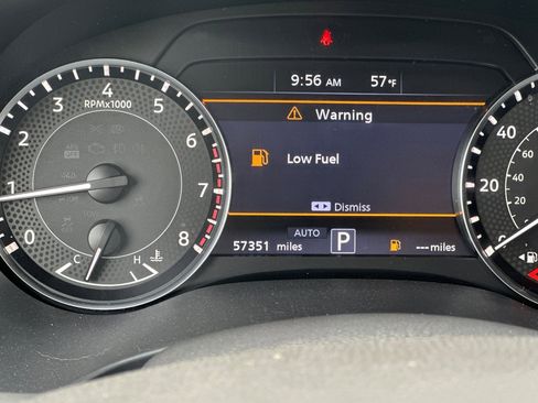 Used 2022 Nissan Armada SL w/ Captain's Chairs Package image 32