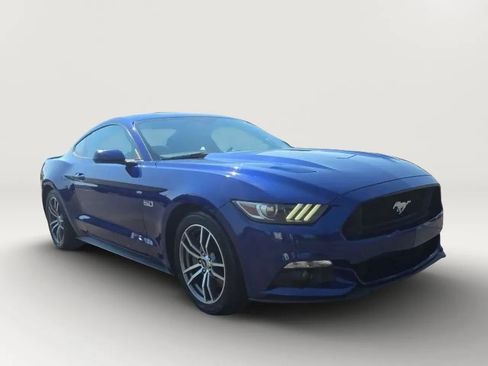Used 2016 Ford Mustang GT RWD image 3