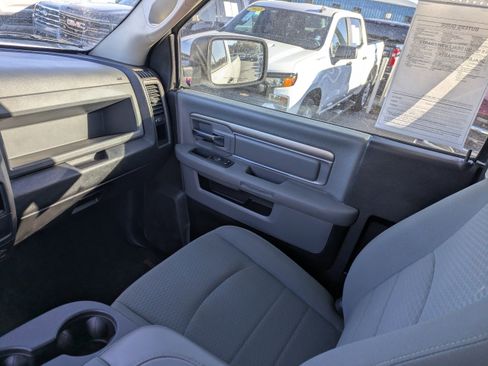 Used 2018 RAM 1500 Express image 21