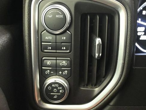 Used 2021 GMC Sierra 1500 AT4 w/ AT4 Preferred Package AWD/4WD image 12