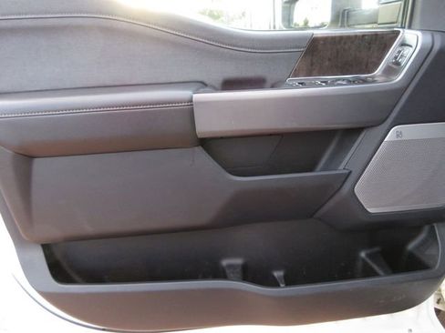 Used 2023 Ford F250 Lariat w/ Sport Appearance Package image 9