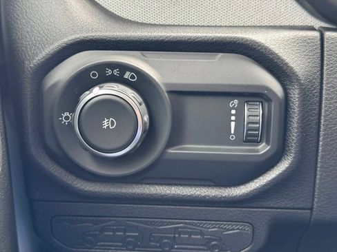 Used 2024 Jeep Wrangler Unlimited Sport AWD/4WD image 31