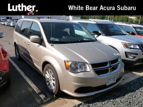 Used 2016 Dodge Grand Caravan SXT w/ Rear Park Assist Package FWD image 1