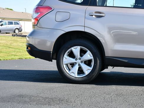 Used 2015 Subaru Forester 2.5i w/ Alloy Wheel Package AWD/4WD image 10