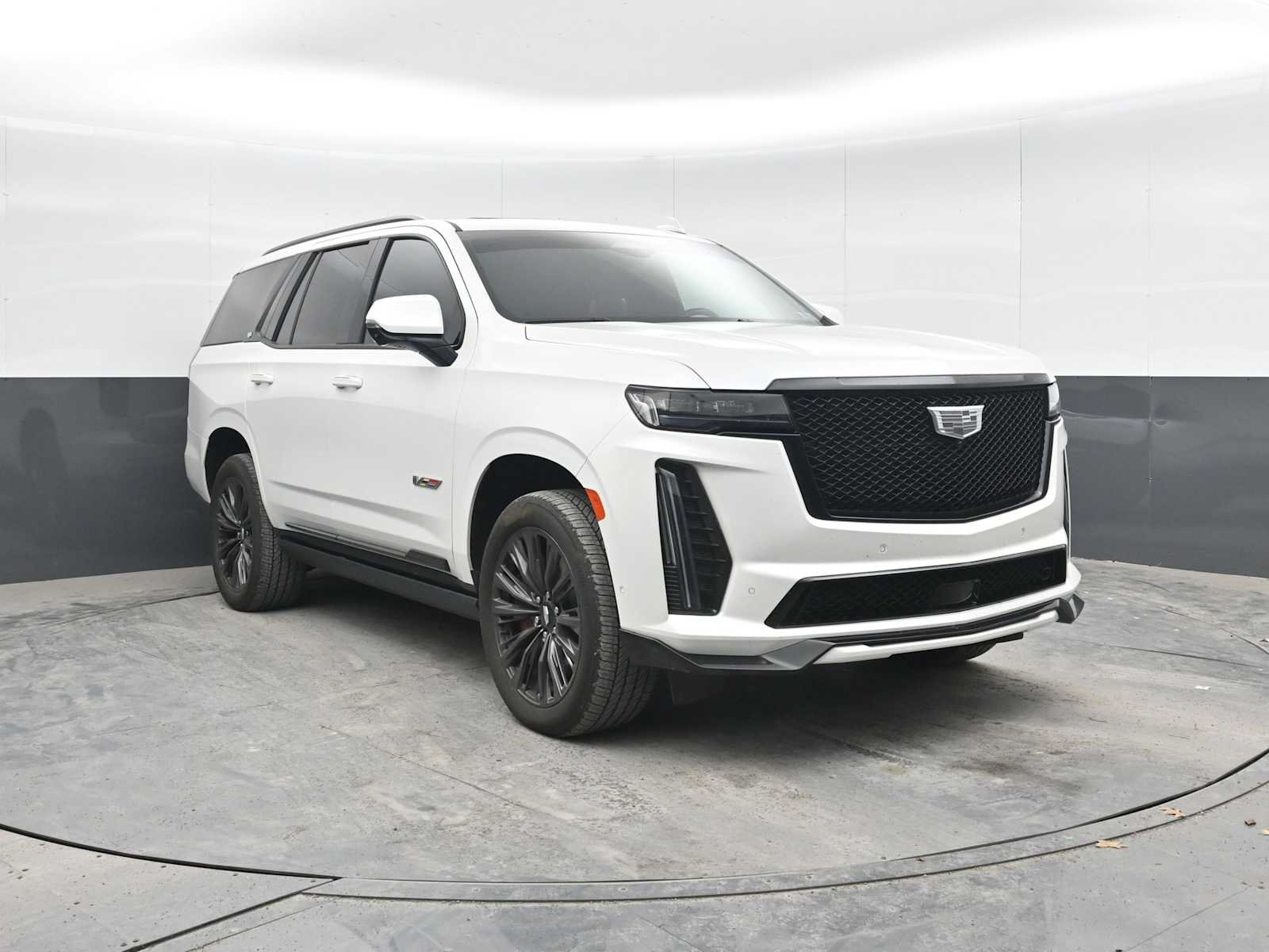 Used 2024 Cadillac Escalade V w/ LPO, ONYX Package AWD/4WD image 6