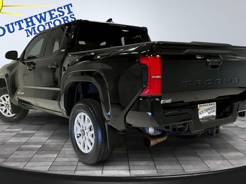 Used 2024 Toyota Tacoma SR5 image 4