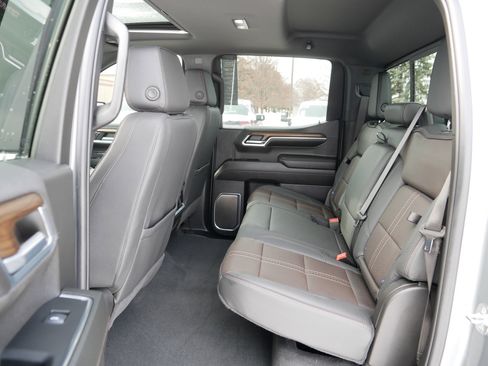 Certified 2024 Chevrolet Silverado 1500 High Country image 36