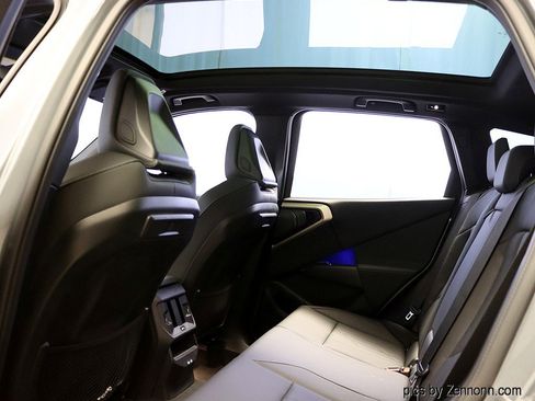 Used 2025 BMW X3 xDrive30i w/ Premium Package image 13