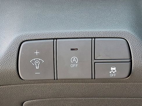 Used 2024 Hyundai Elantra SE FWD image 26