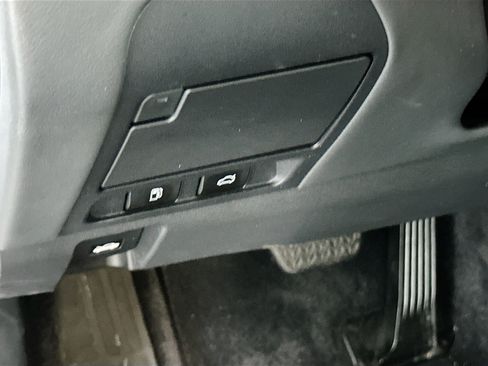 Used 2023 Lexus LS 500 RWD image 9