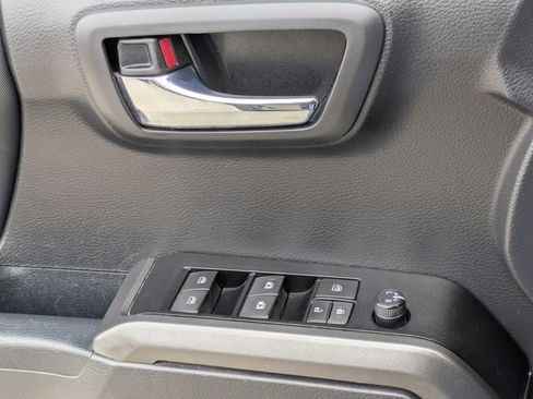 Used 2023 Toyota Tacoma TRD Off-Road image 23