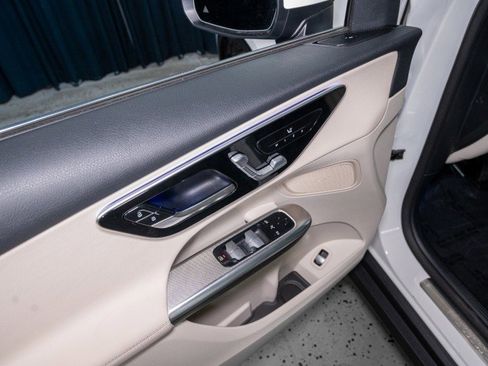 Certified 2026 Mercedes-Benz GLC 300 4MATIC image 11