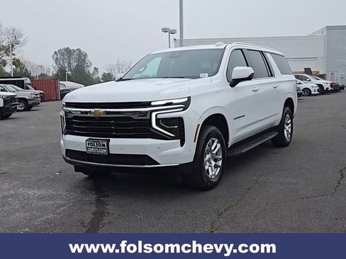 New 2026 Chevrolet Suburban LS image 5